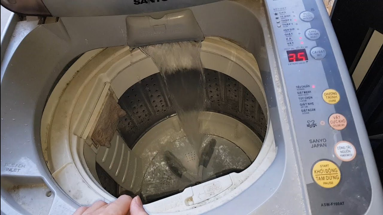 Nước xả quá lâu khiến nhiều gia chủ cảm thấy bối rối và không biết cần giải quyết như thế nào