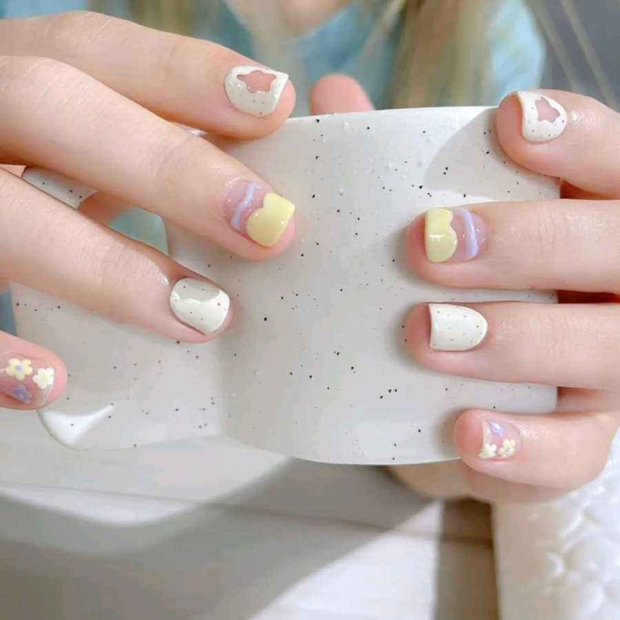 Mẫu nail hoa anh đào trang nhã 