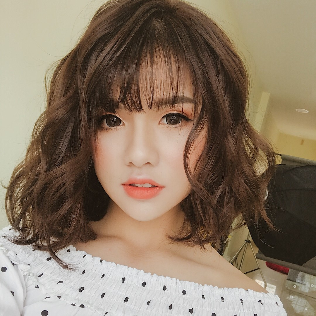 Kiểu tóc uốn gợn sóng ngang