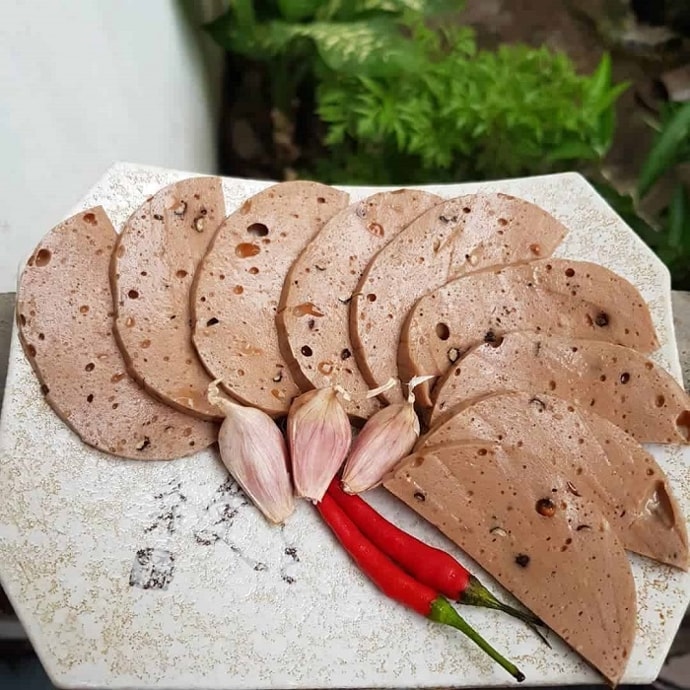 Chả bò là món ăn truyền thống Đà Nẵng