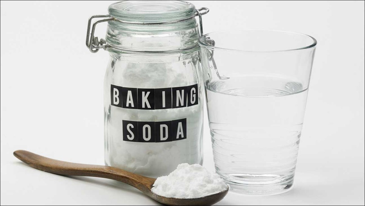 Dùng baking soda để loại bỏ mùi trong tủ lạnh