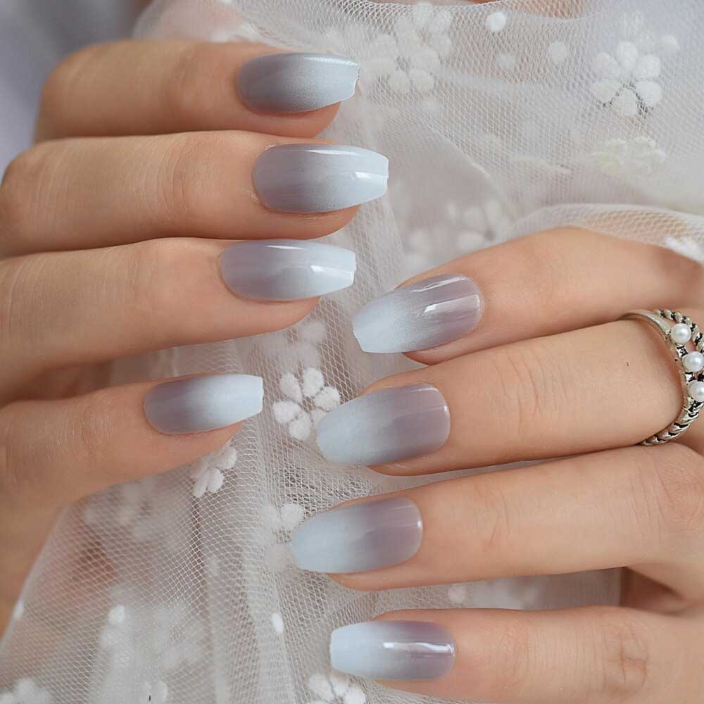 Sự kết hợp xám - trắng sữa giúp giữ lại nét dịu dàng cho nàng