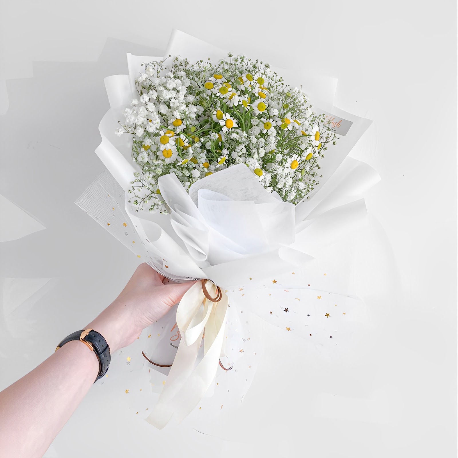 Hoa baby trắng kết hợp cùng cúc họa mi cực đẹp