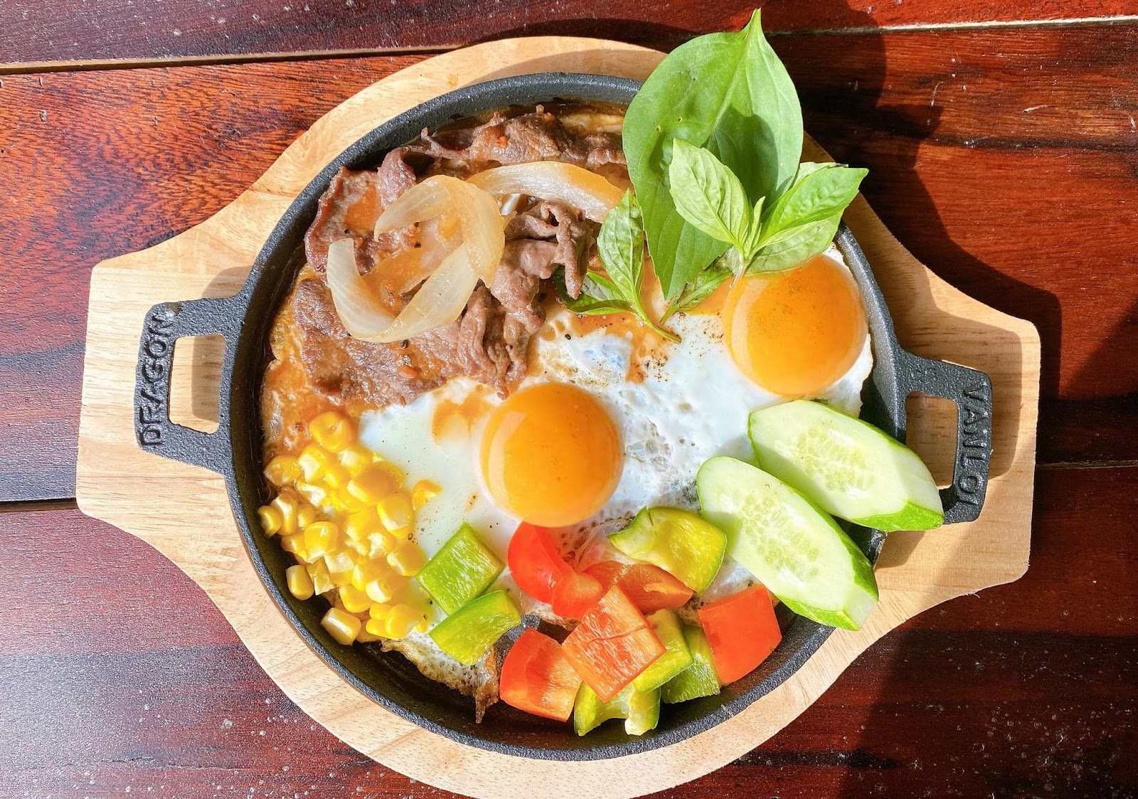 Bánh mì chảo icolor nổi tiếng tại Đà Lạt