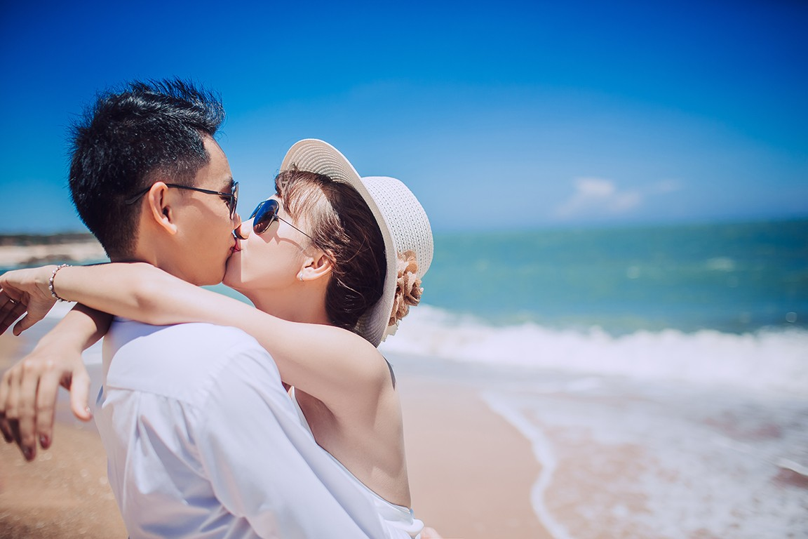 Chụp ảnh couple trên bãi biển