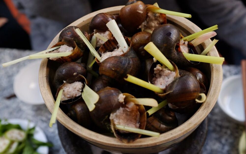 Ốc bươu nhồi thịt nóng hổi