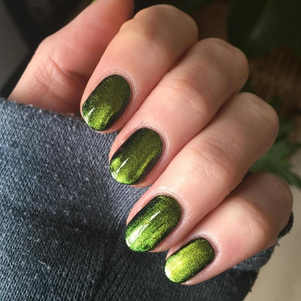 Nail đôi mắt mèo blue color quyền lực