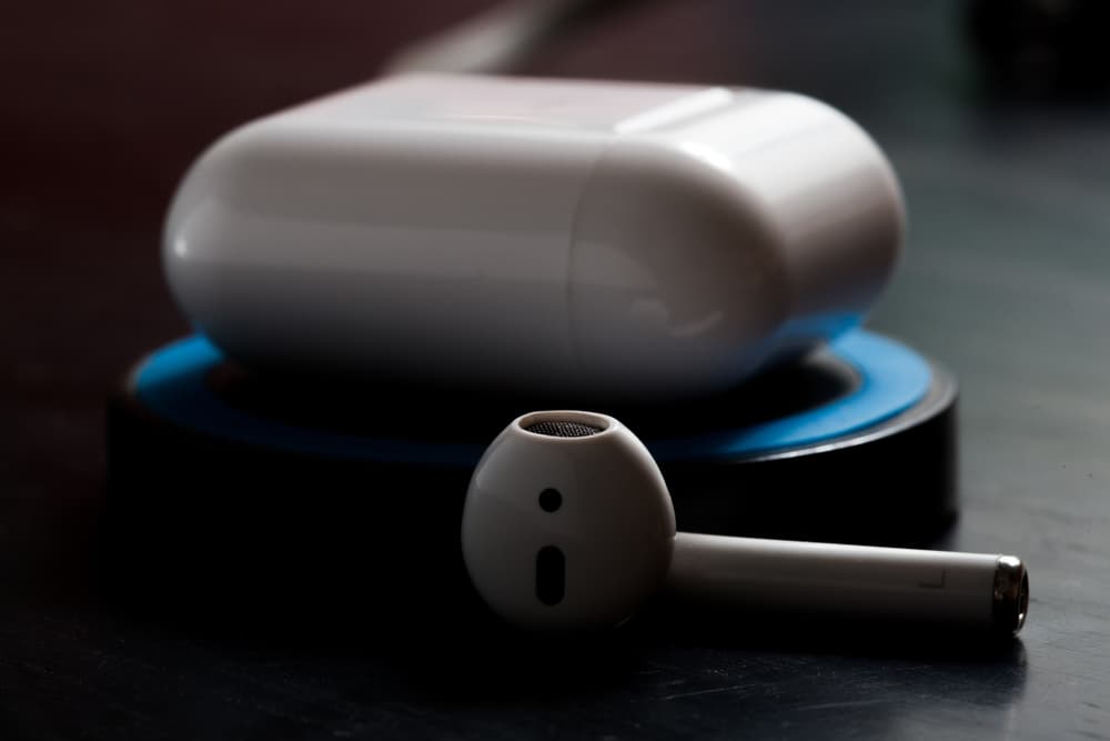Hạn chế sạc AirPods qua đêm để kéo dài tuổi thọ pin 