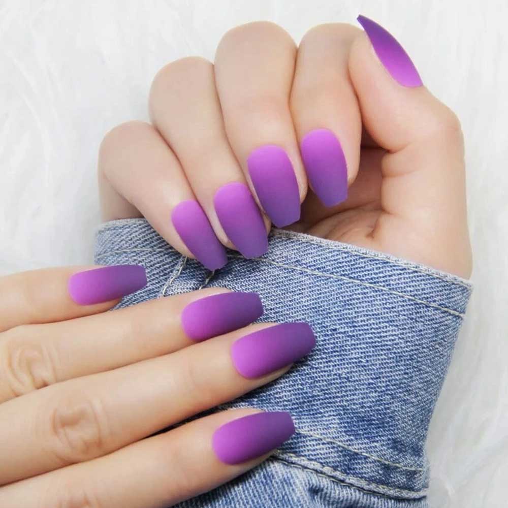 Mẫu nail ombre tím nhẹ nhàng nhưng phá cách