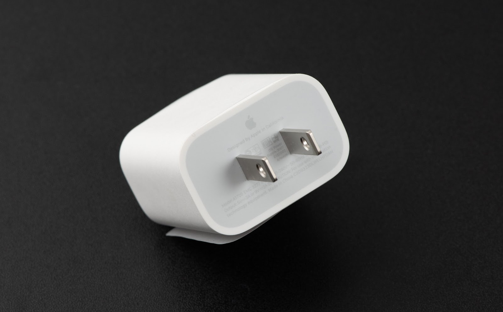 Điện thoại sạc không vào pin do củ sạc hư