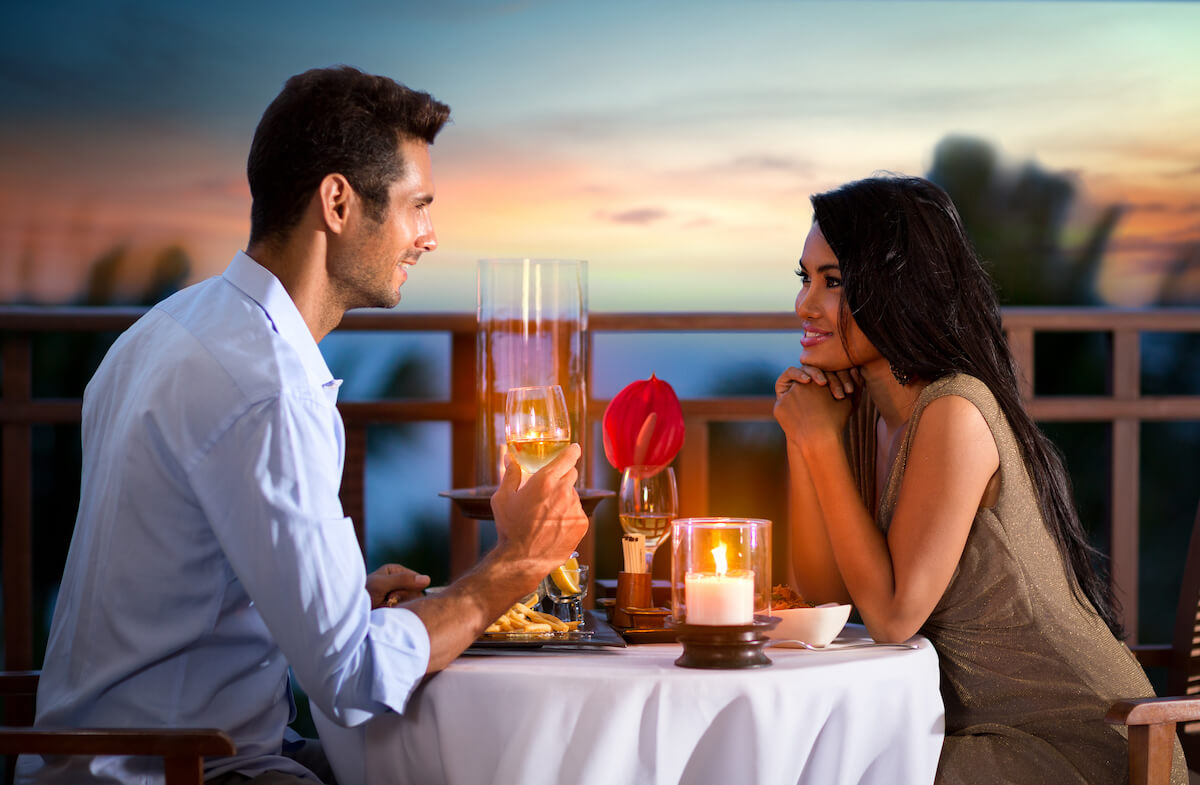 Tạo một bữa ăn bất ngờ cũng là một món quà 8/3 tặng vợ ý nghĩa