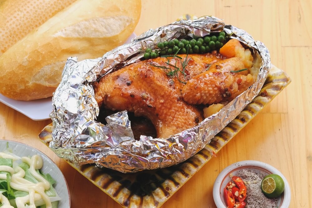 Gà nướng sốt tiêu xanh được chế biến hoàn hảo