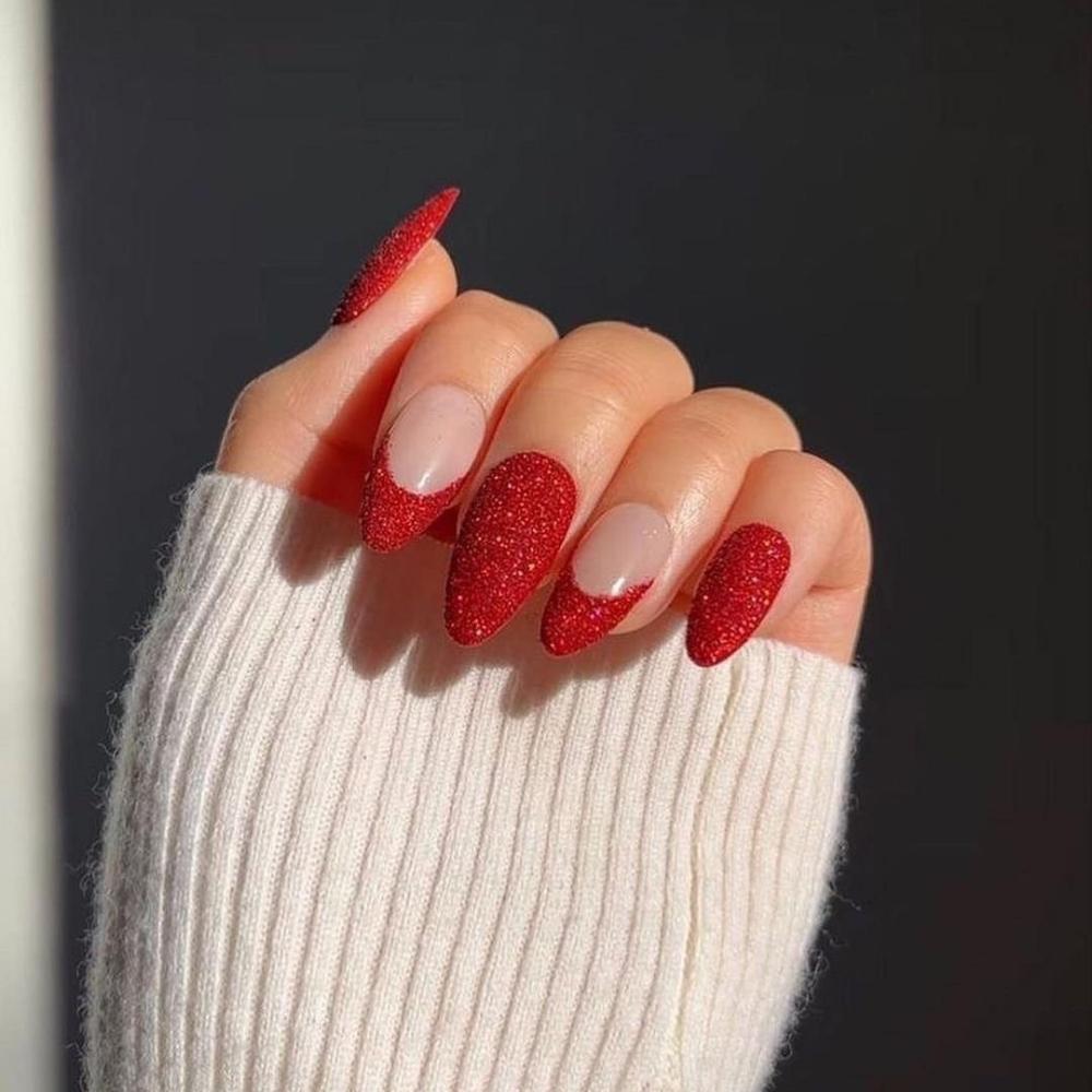 Nail màu đỏ cổ điển, quyến rũ