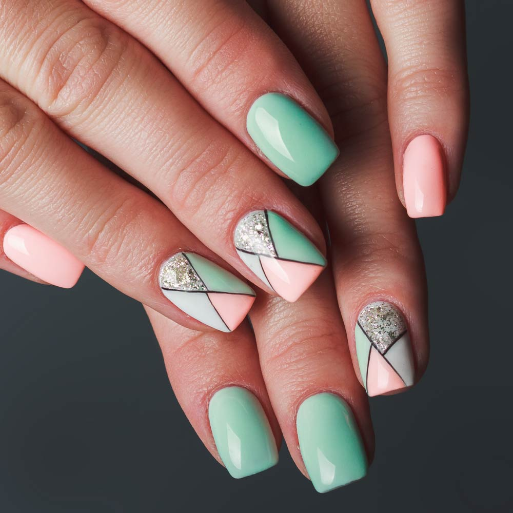 Nail xanh ngọc hoạ tiết đa diện
