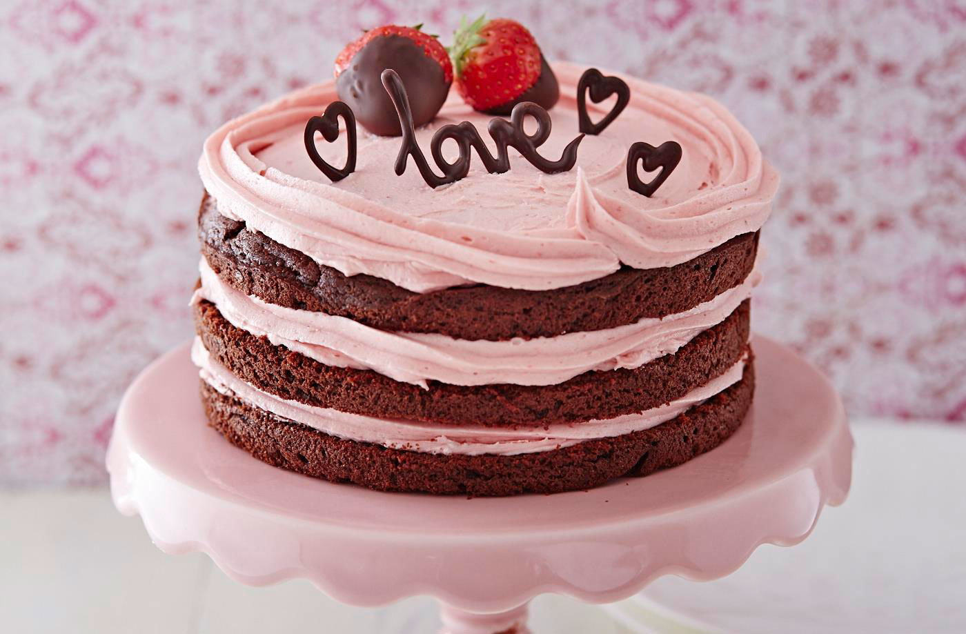Bánh kem - Món quà Valentine ngọt ngào và tình cảm
