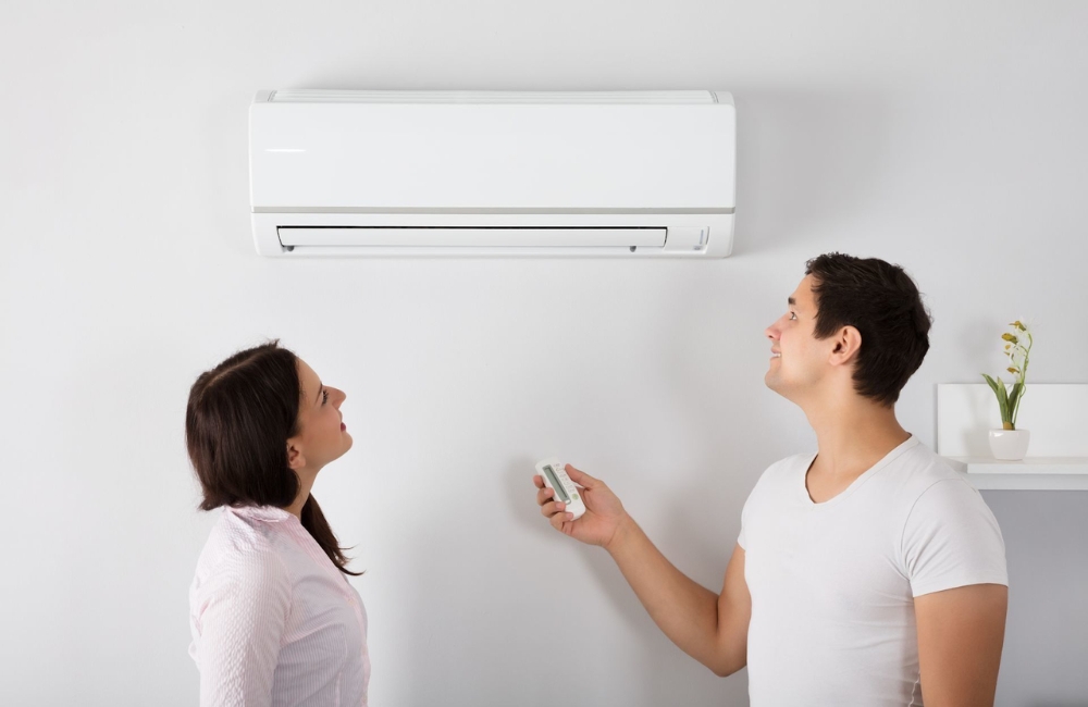 Bạn có thể nhờ thợ lắp đặt kích hoạt bảo hành điều hòa Daikin giúp mình