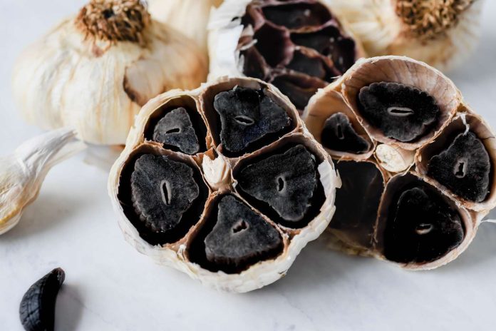Làm tỏi đen tại nhà