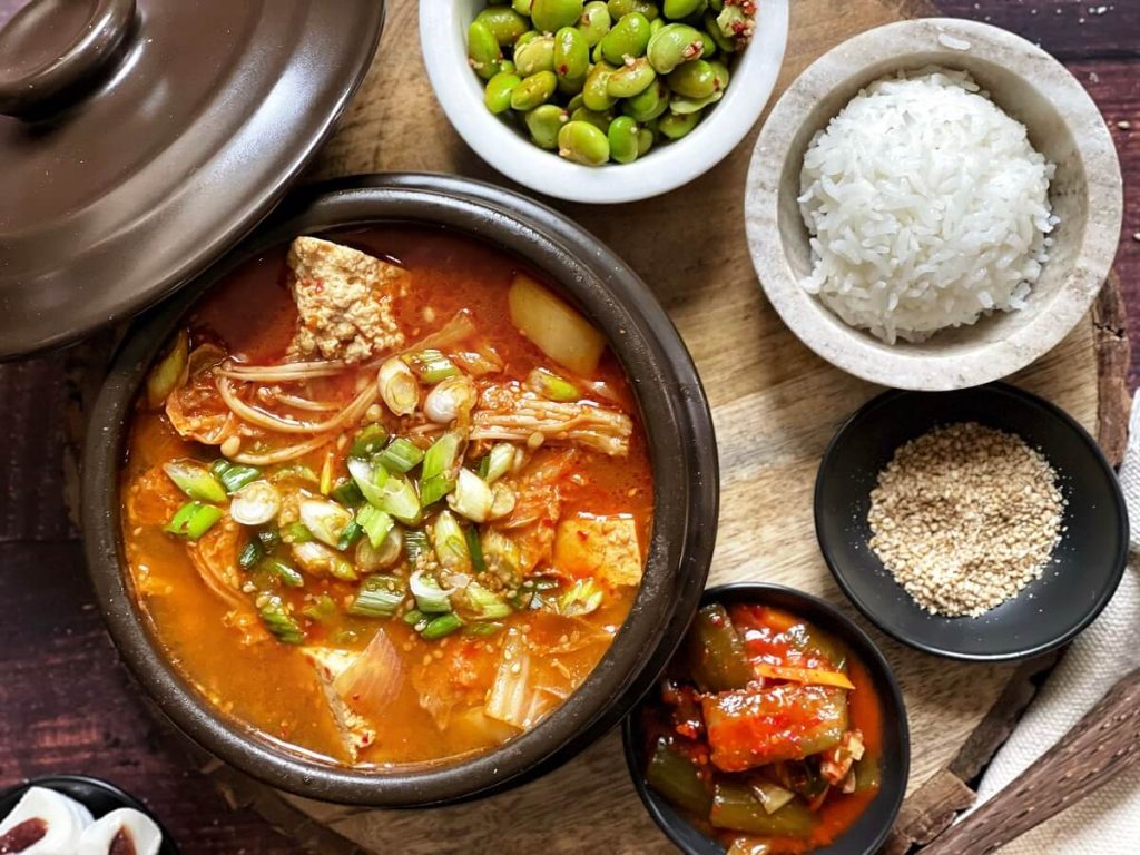 Cách kết hợp kim chi với các món