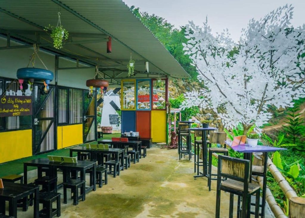 Buổi sáng êm ả và trong lành tại Homestay Hội Quán Linh Quy Pháp Ấn