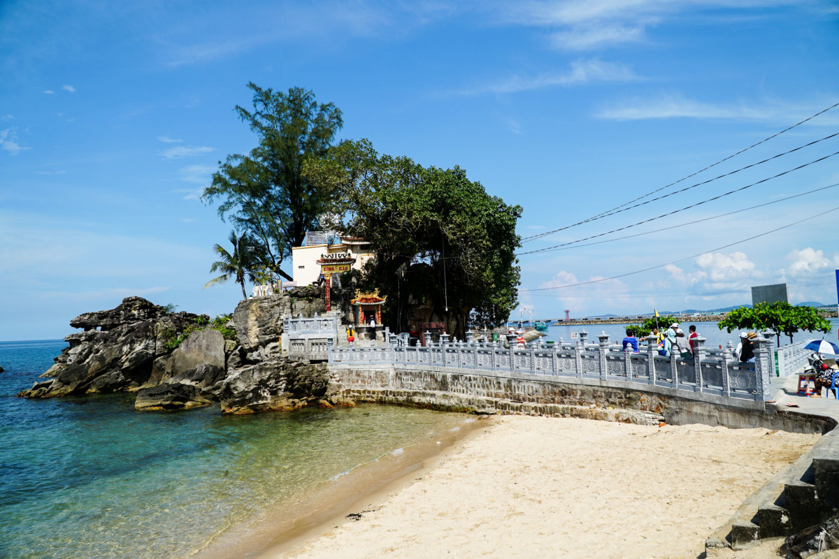 Dinh Cậu là điểm du lịch lý tưởng