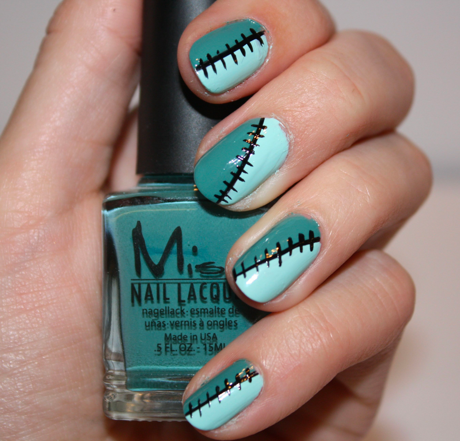 Nail xanh ngọc hoạ tiết hầm hố