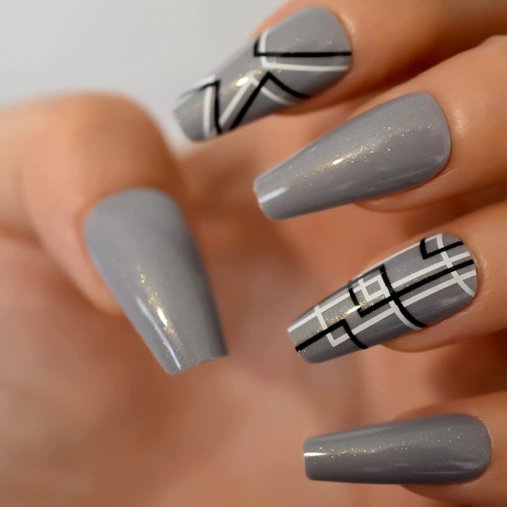 Mẫu nail xám hiện đại