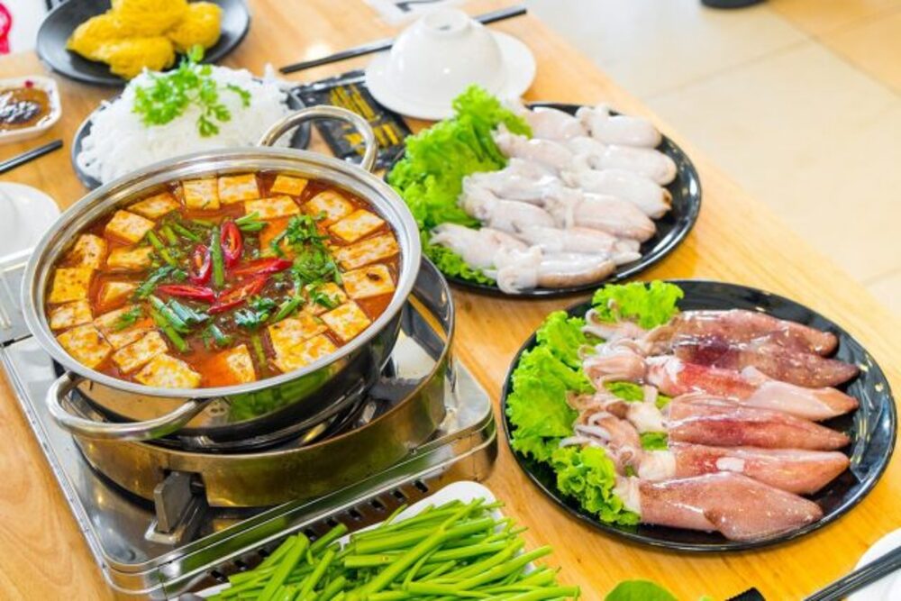 Lẩu mực chua chua, cay cay