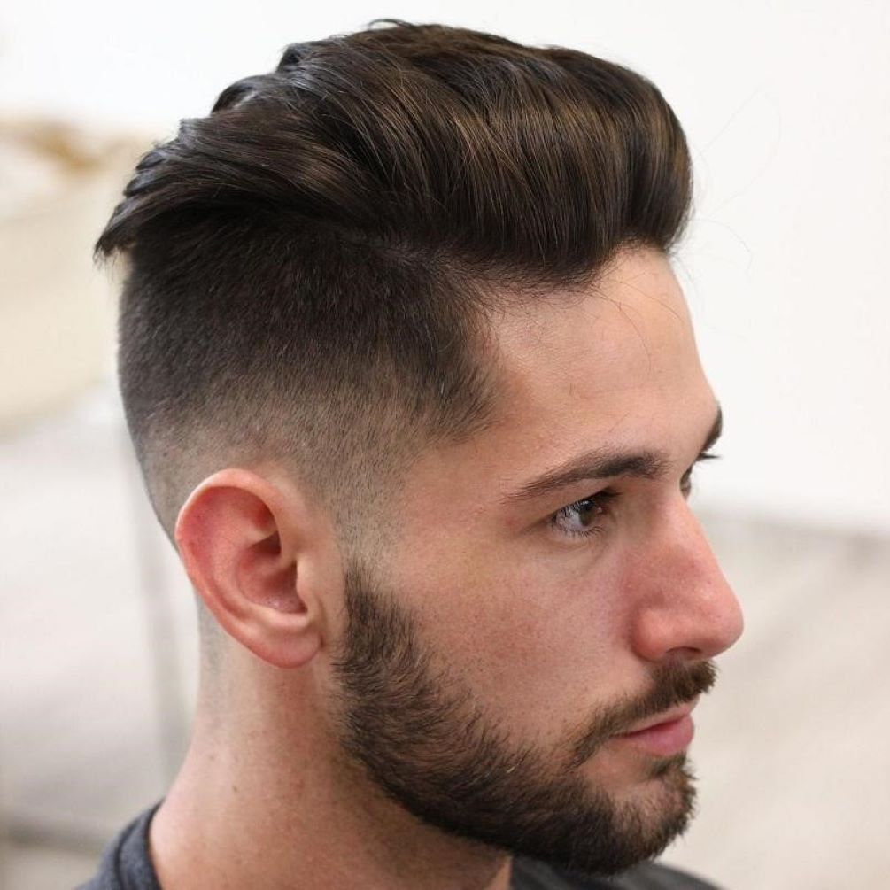 Kiểu tóc undercut ngắn cho mặt vuông Undercut ngắn kết hợp vuốt ngược và làm phồng chân tóc cho mặt vuông