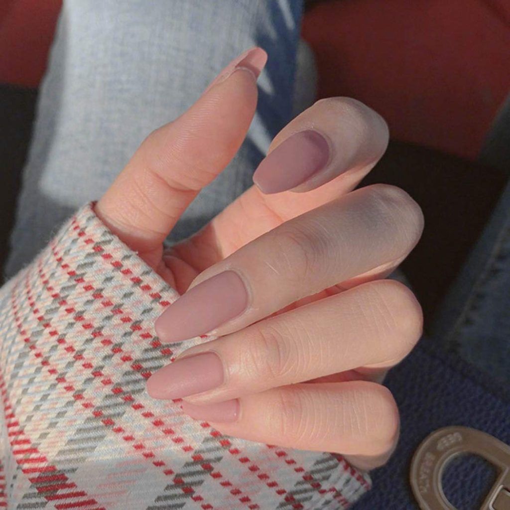 Màu nail hồng nhạt