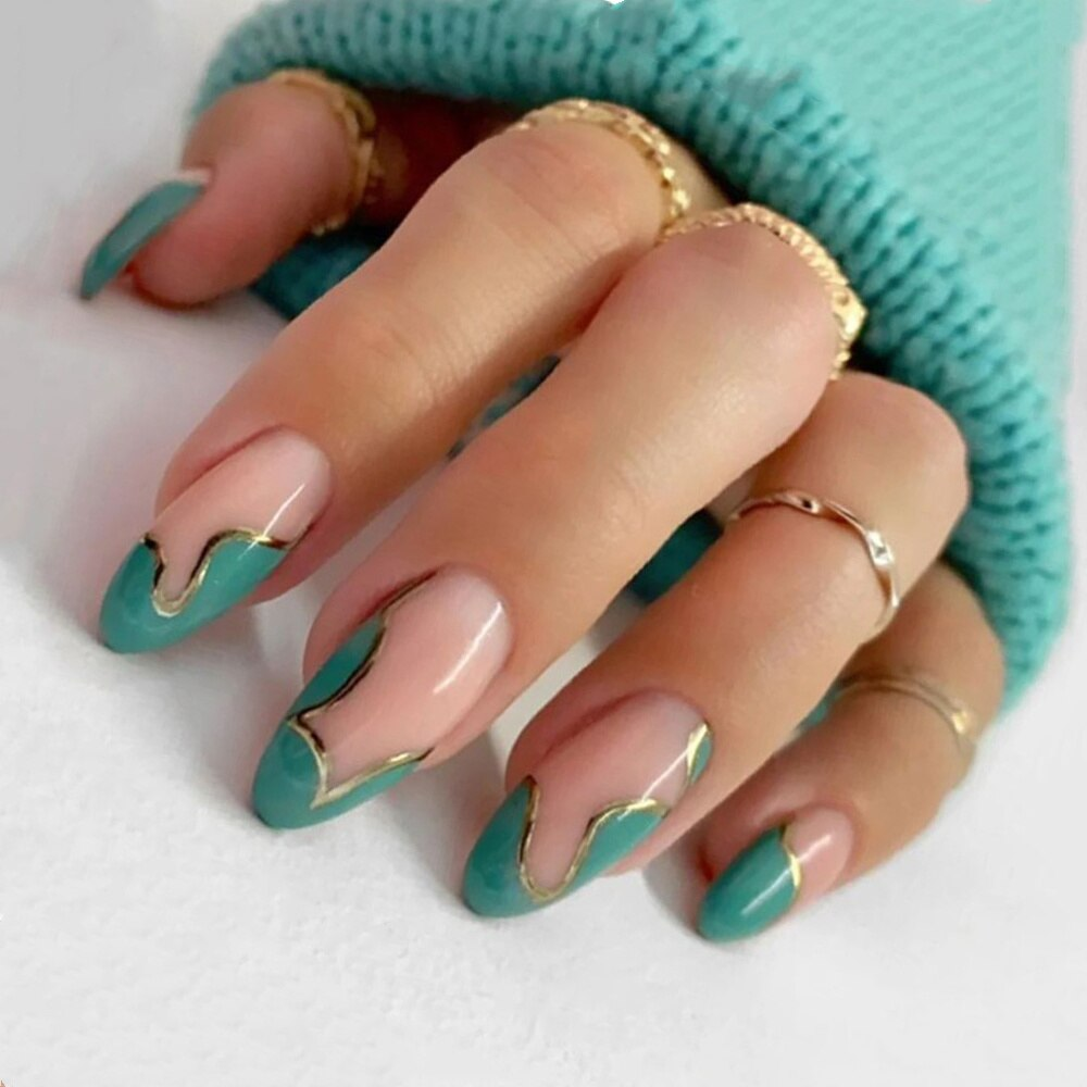 Nail xanh ngọc hoạ tiết đường kẻ