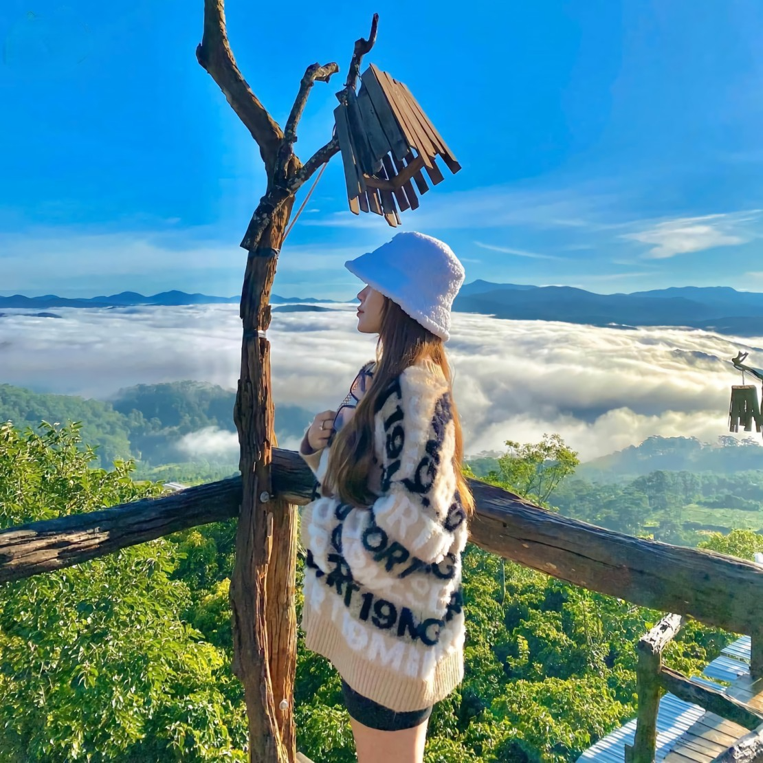 Những góc check-in huyền ảo trên đỉnh núi