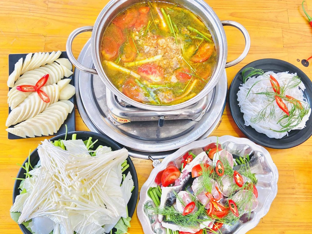 Lẩu cá tầm măng chua ngọt thanh, đậm đà