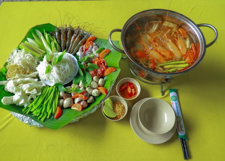Cách nấu lẩu Thái hải sản chua cay, ngon chuẩn vị, đơn giản