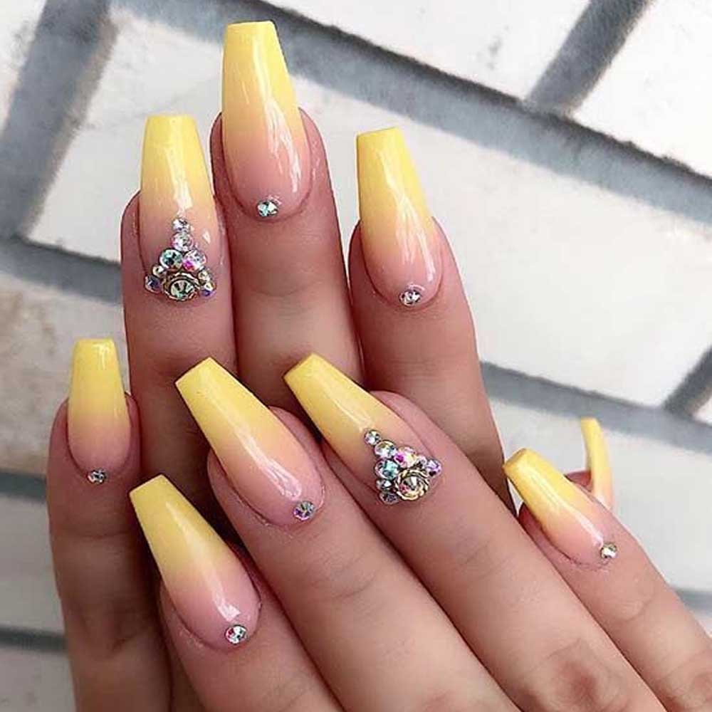 Nail ombre vàng không quá nổi bật nhưng cực kỳ tinh tế 