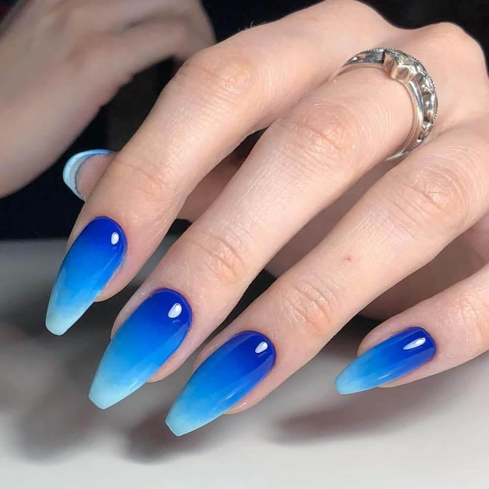 Các mẫu nail ombre thường có màu sắc hài hòa
