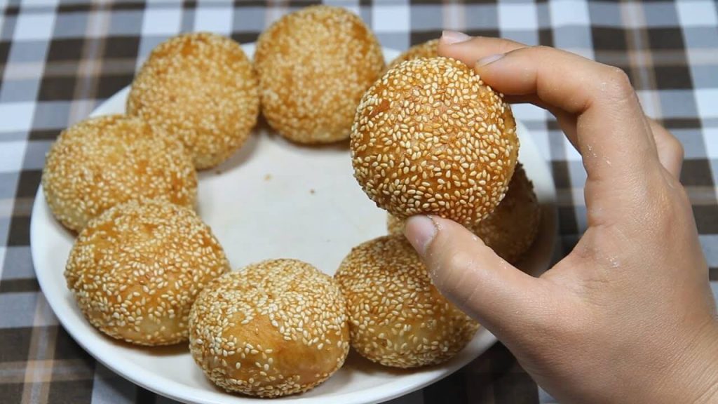 Chiên bánh rán bằng nồi chiên không dầu