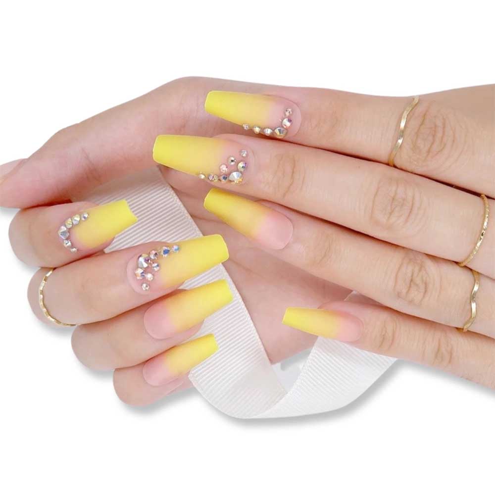 Các nàng dâu yêu thích sự năng động có thể tham khảo mẫu nail này