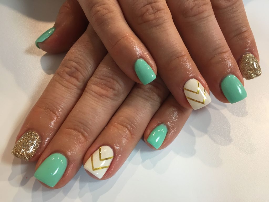 Nail xanh ngọc hoạ tiết đường kẻ