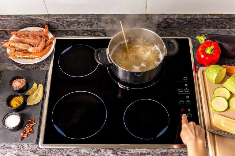 Hướng dẫn sửa bếp từ tại nhà, hiệu quả với các lỗi thường gặp