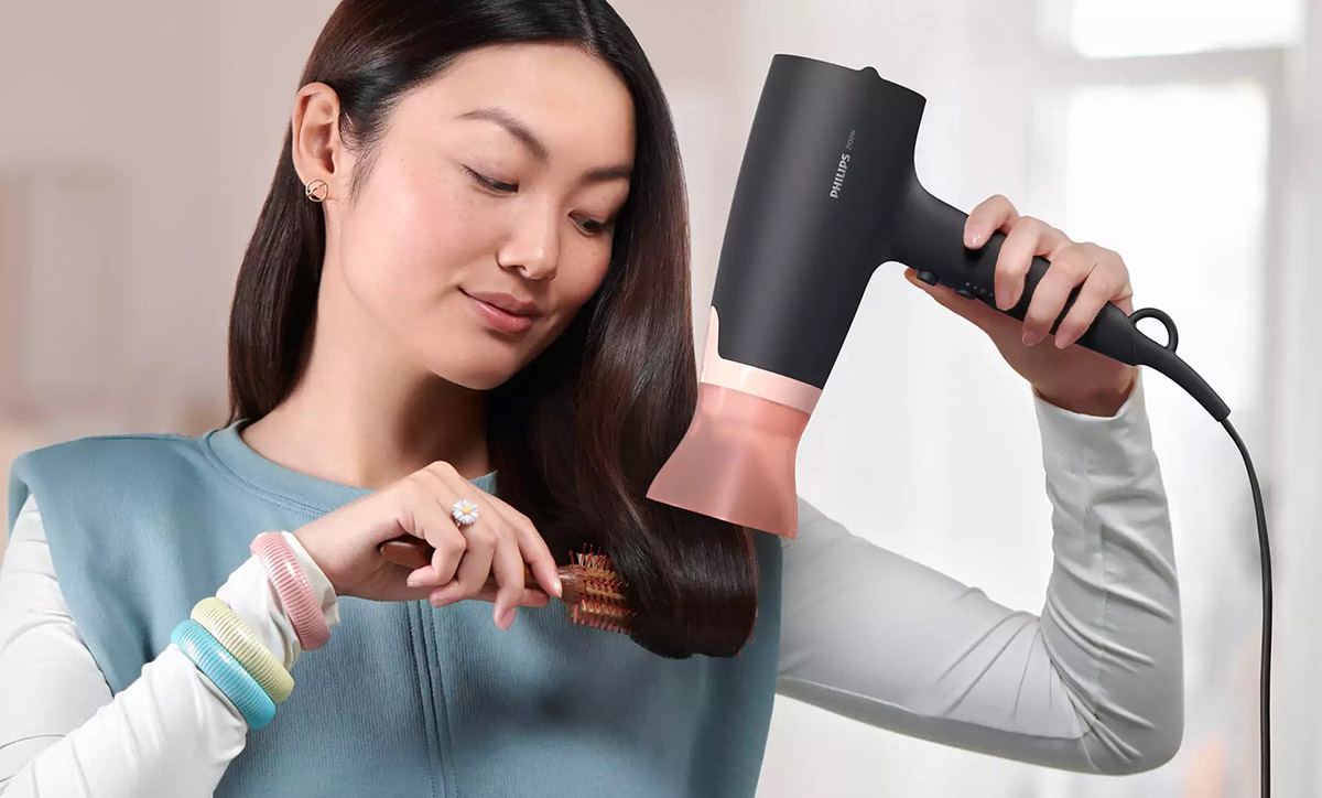 Bạn cũng rất có thể làm tóc đẹp mắt với máy sấy khô tóc