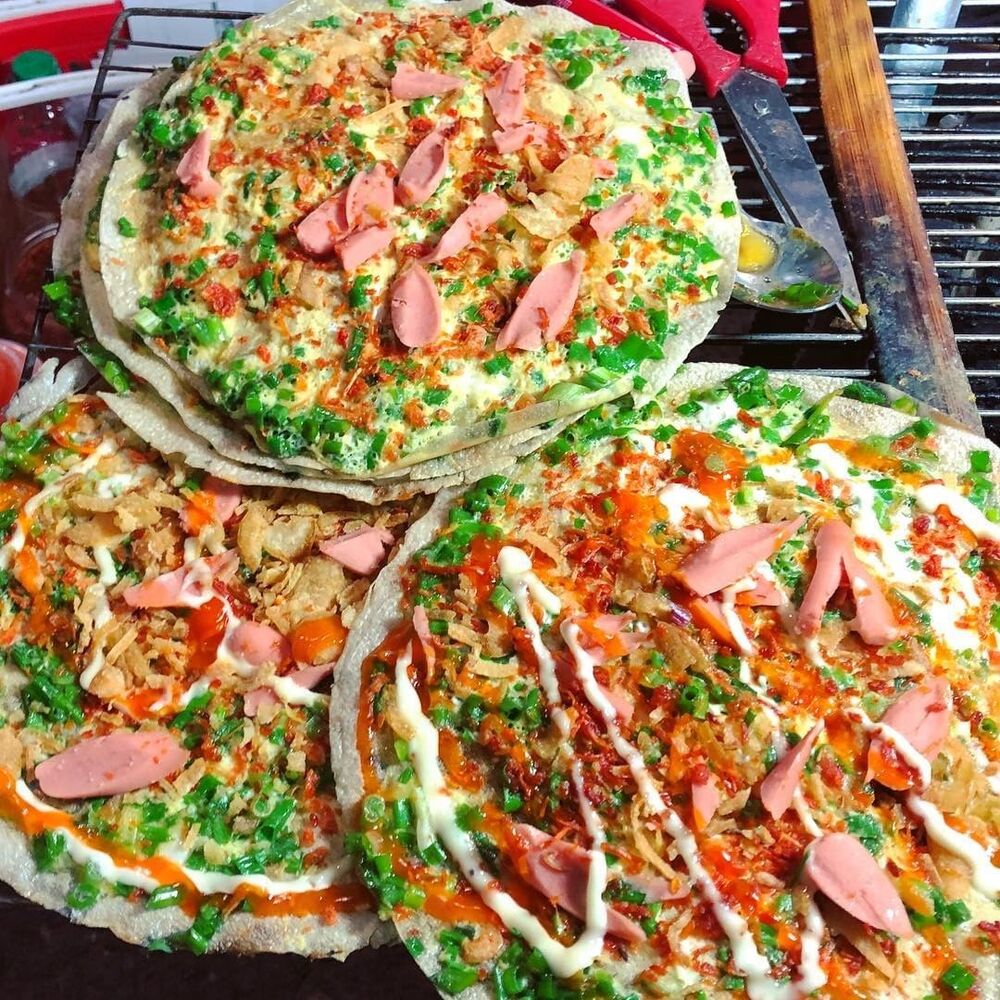 Bánh tráng nướng là món ăn vặt phổ biến ở Đà Lạt