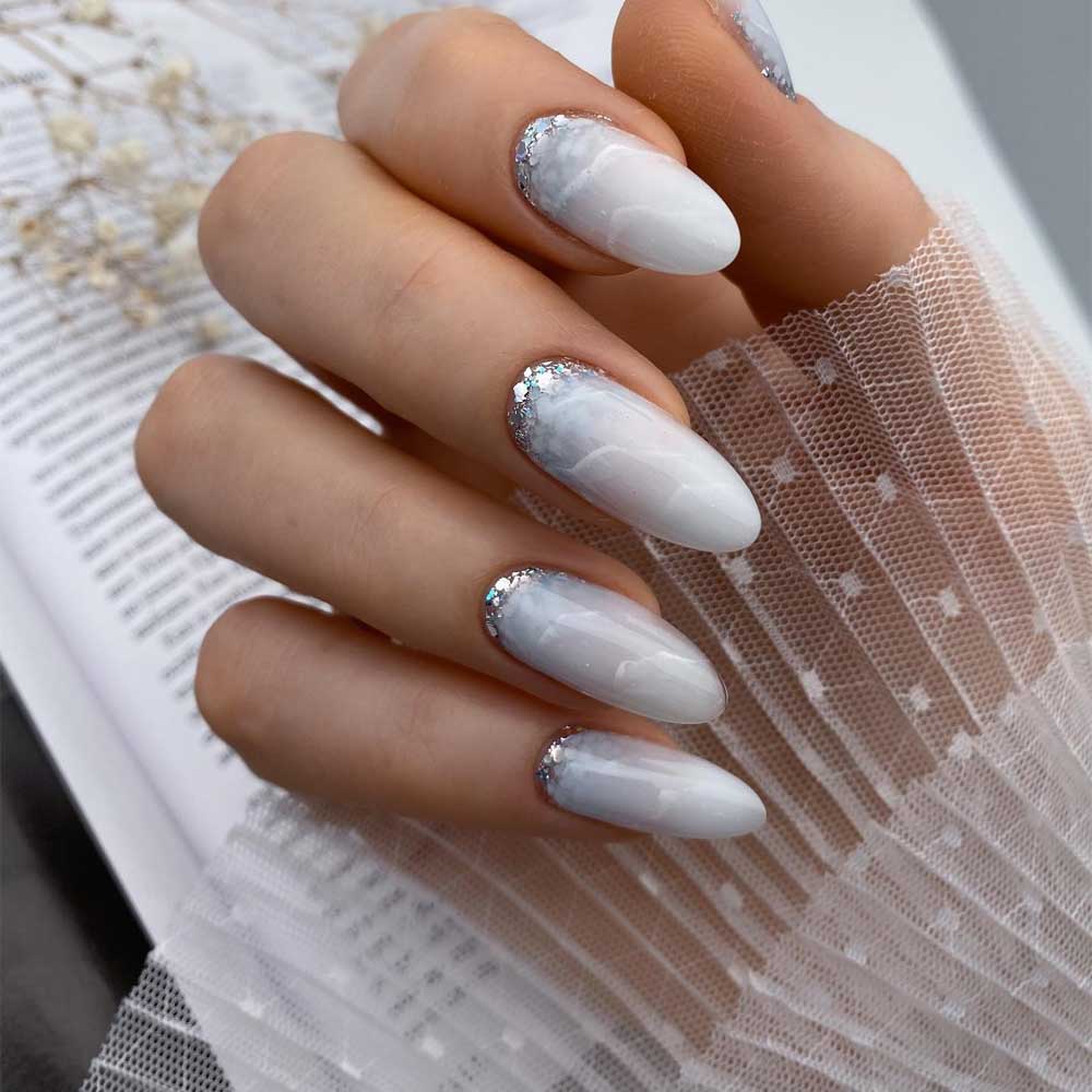 Hoặc cũng có thể kết hợp màu xám cho nàng cá tính
