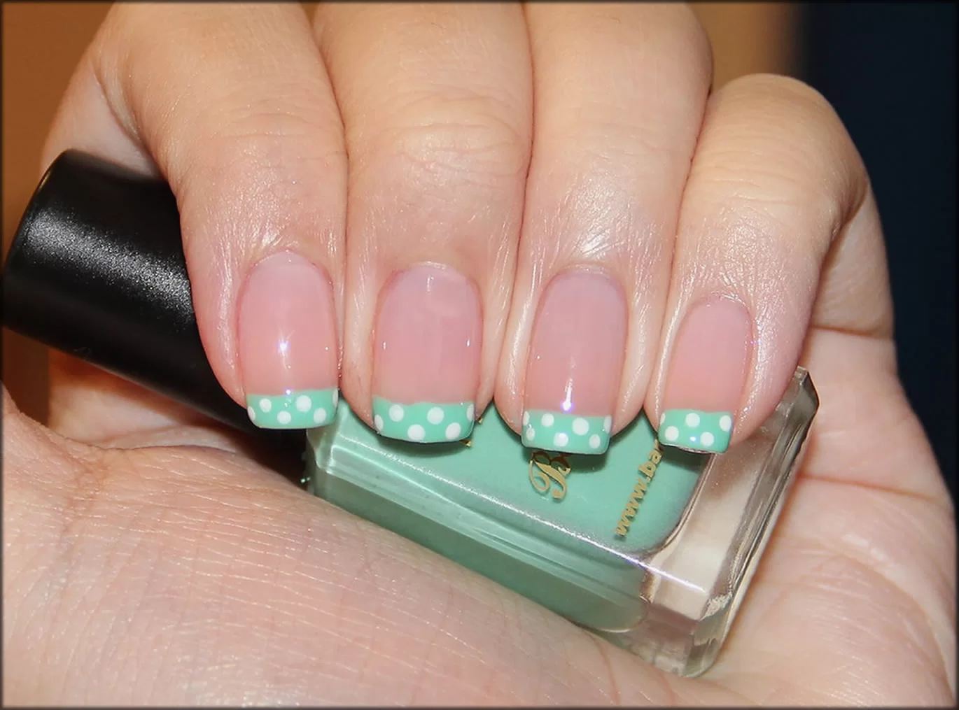 Nail xanh ngọc chấm bi 