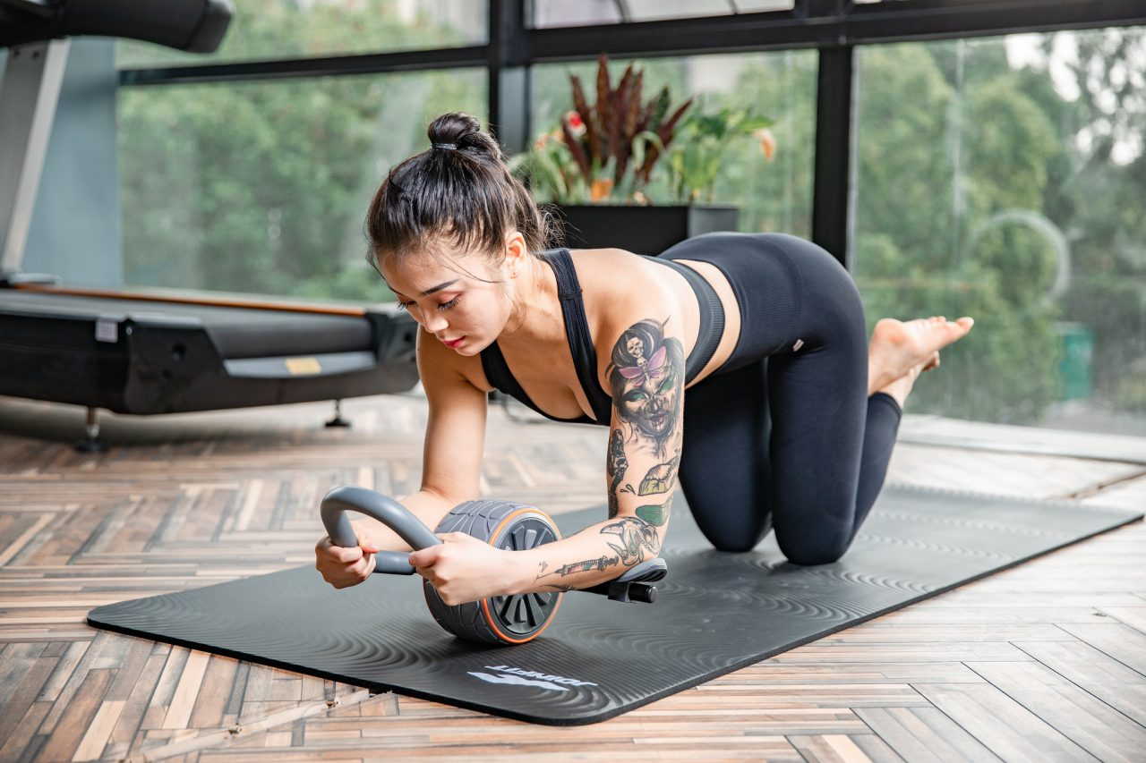 Bạn có thể dùng con lăn khi mới bắt đầu tập giảm mỡ