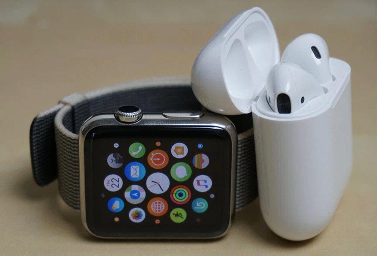 Kết nối AirPods với Apple Watch Bật nguồn, mở nắp và đưa Airpods Pro sát lại với Apple Watch để kết nối nhanh chóng