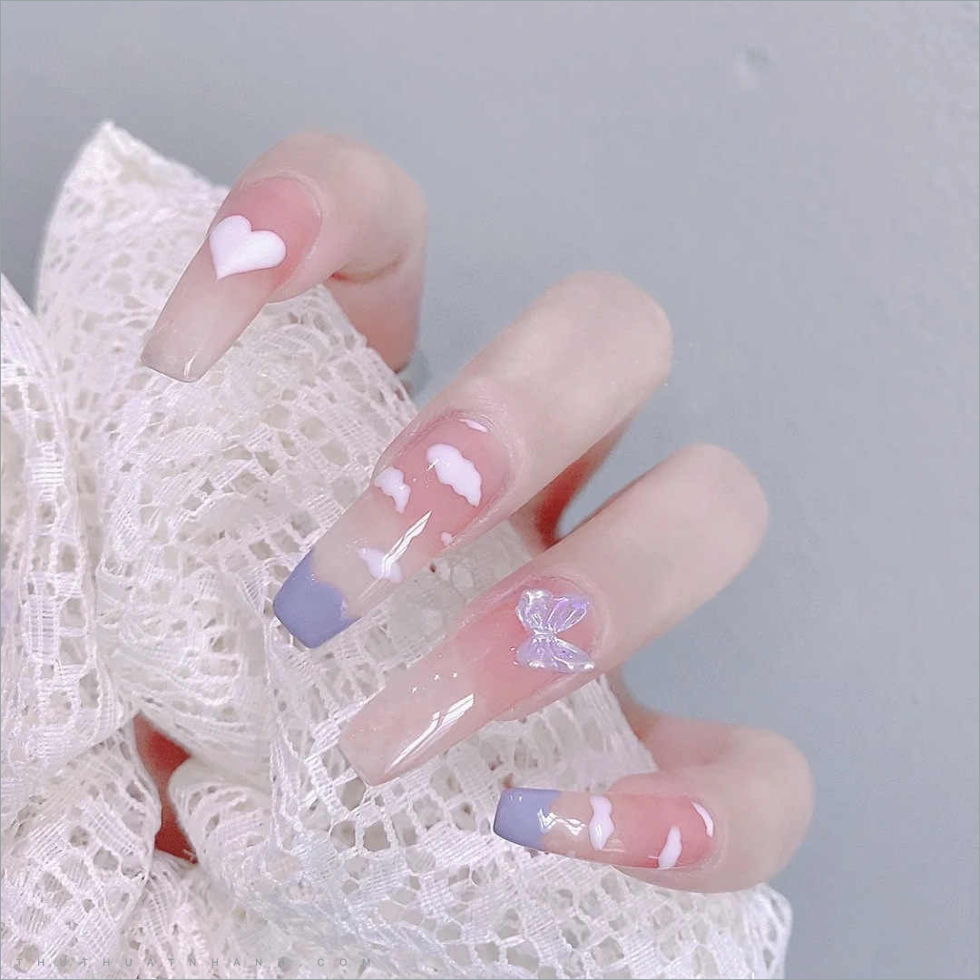 Mẫu nail đám mây hồng tôn lên vẻ đẹp dịu dàng nữ tính
