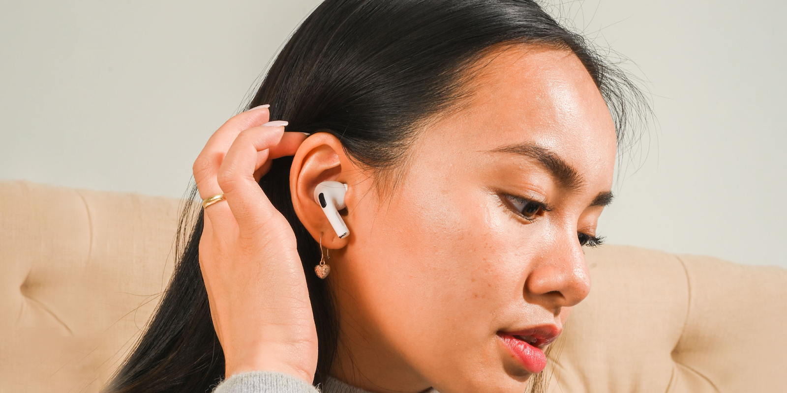 Bạn nên cân nhắc mua loại tai nghe Airpods phù hợp với phong cách cảm thụ âm thanh của mình