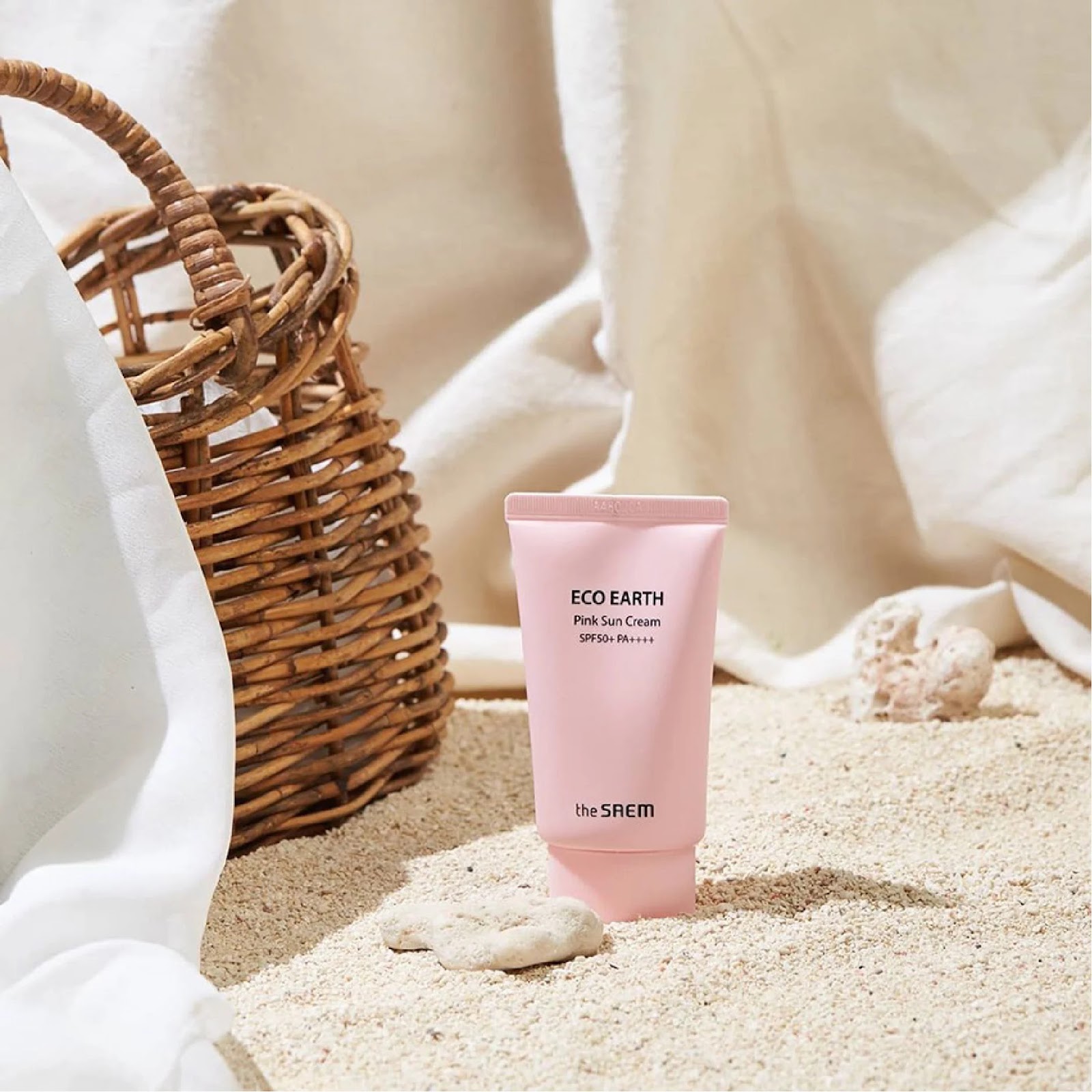 The Saem Eco Earth Power Pink Sun Cream chiết xuất từ thành phần lành tính