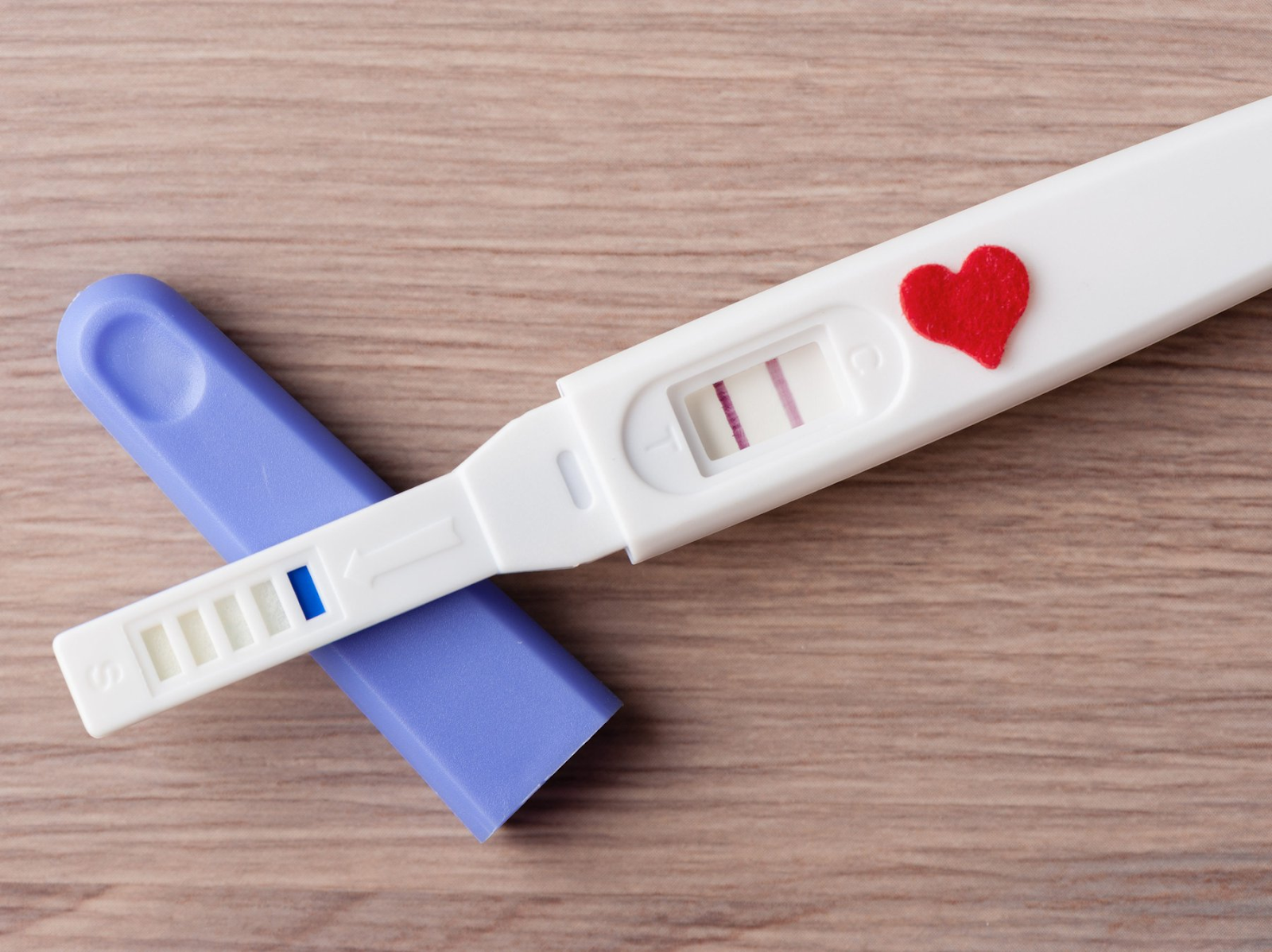 Que thử thai là dụng cụ giúp bạn phát hiện mình có mang thai hay không? 