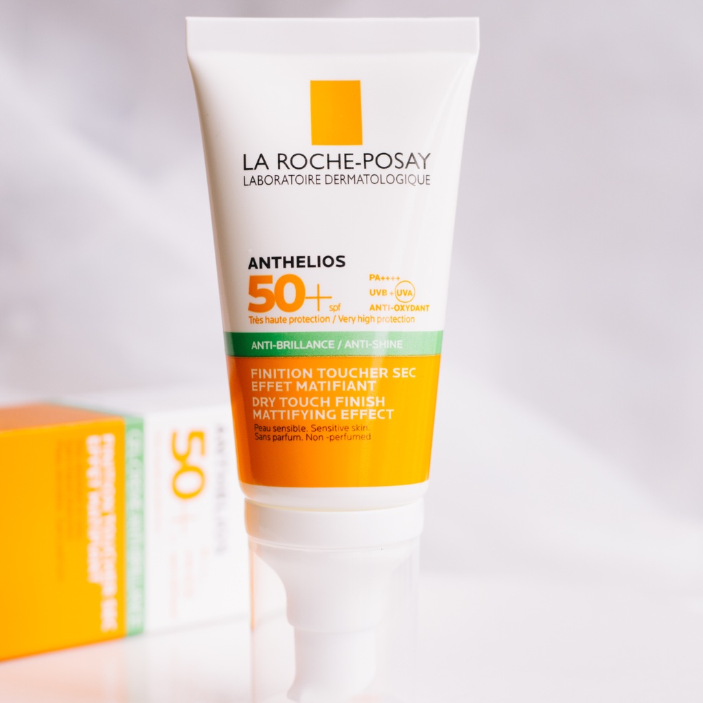 La Roche-Posay Dry Touch Finish Mattifying Effect SPF 50+ PA++++ làm dịu, dưỡng da, kiểm soát dầu nhờn 
